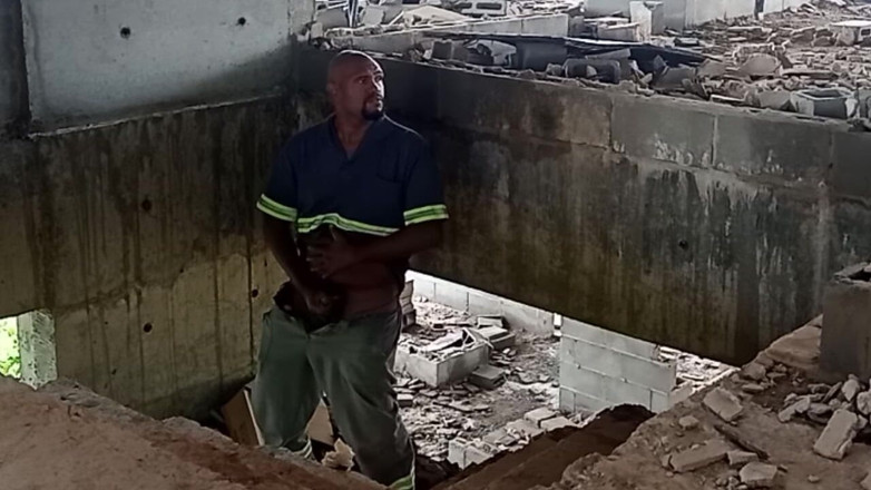 TheBlacKHunterr: Masturberen in de bouw