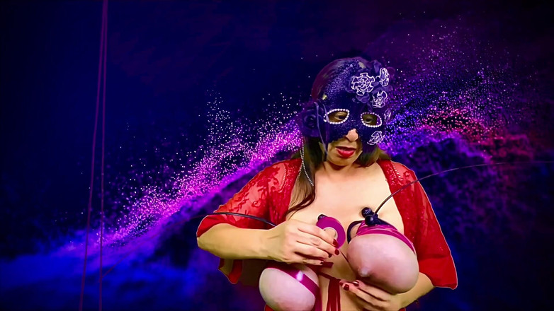 VeeVee Vixen: Enormes tetas atadas apretadas
