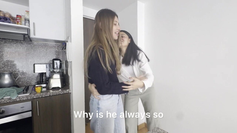 scarlettandc: Mon ex-copine vient chez moi pour baiser pendant que mon...