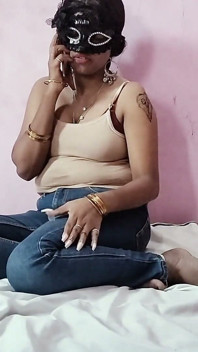 Akka Ponnu ยืนเป็น Misionary