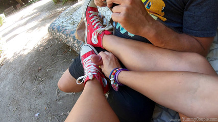 Yummy Couple: 그냥 나를 쳐다보지 마, 지금 나를 위해 사정 (공원에서)