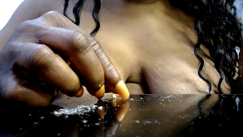 Maeling: Smoking Giant Boobs Drop on Tiny Stepmom - Ebony Inattentive Giantess...