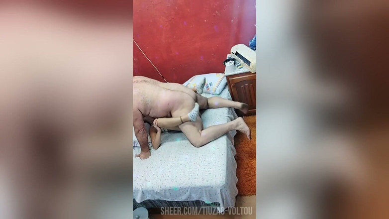 Tiuzao: Bunăciune, 24 de ani, vrea un bărbat matur