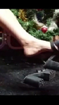 Mère Noël la dominatrice - 2