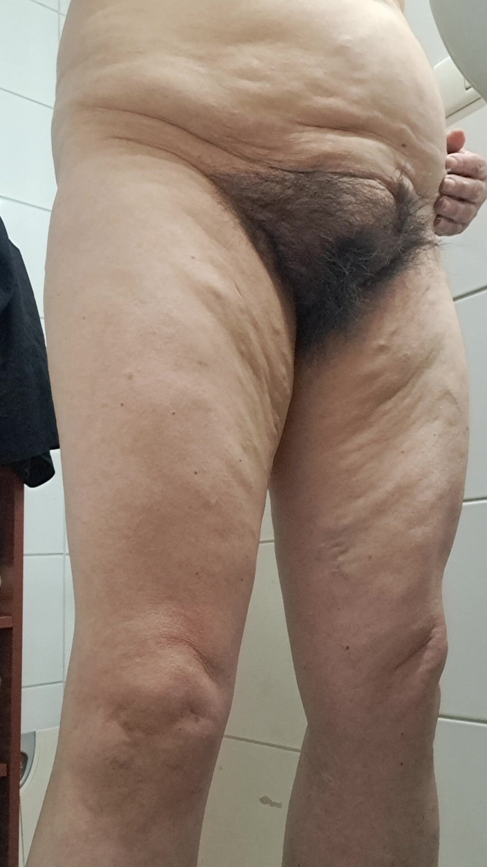 Mommy big hairy pussy: 熟女,毛茸茸,侧边的大熟女阴户