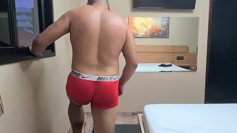 Punchbagplz: ベアジーニョ・ブラック - 支配し、服従するアルファ