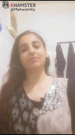 Czn'im hayranları için vücudunu gösteriyor