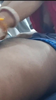 Asmr Dick masuje przez duże cycate piersi