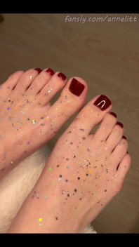 Red Nails