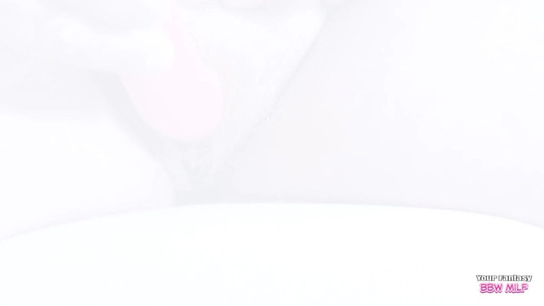 BBW_Wife: Змушуючи чоловіка-рогоносця приносити мій вібратор, поки я використовую його як фут-тум