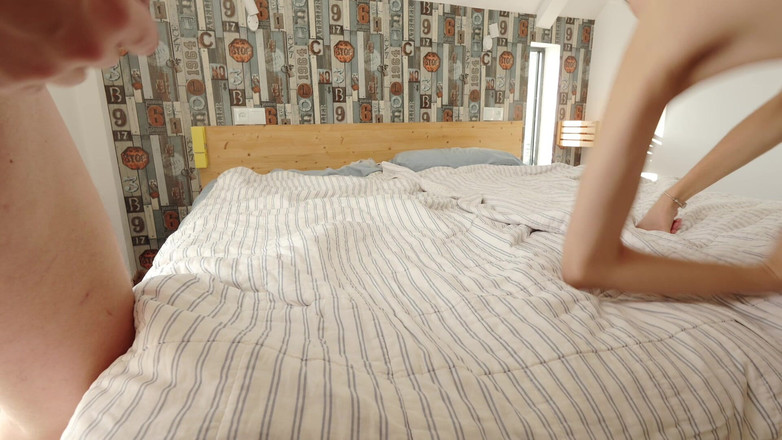 Sandro Jenner: Twink comel mengerang dari ayah tiri besar