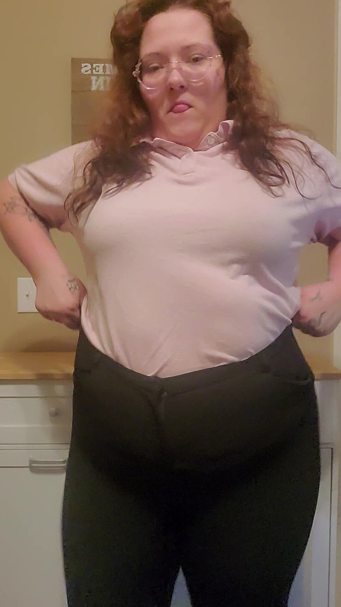 Hazel Baesil: Mặc quần áo đi làm