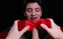 CumArtHD: Leche en guantes rojos de ópera
