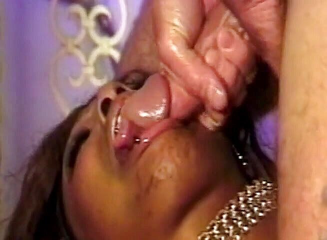 Dark Extreme: Чудові чорношкірі красуні діляться членом, який відтрахав їхні дупи