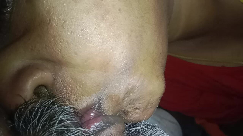 Tamil Anti Uma: Nevlastní matka mého souseda mi zavolala a požádala mě, abych...