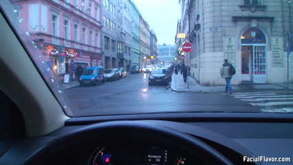 Facial flavor: Aneta ama il sesso in macchina a Praga
