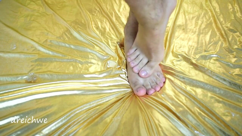 Dreichwe: Fetiches de pies con condones