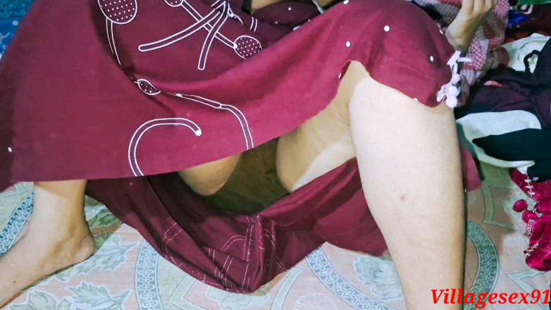 Villagesex91: Pembantu rumah Bengali kongkek masa pembersihan di rumah
