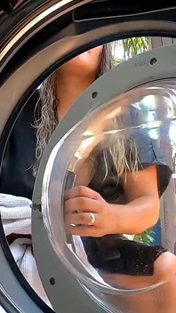 Fiquei Presa Na Maquina De Lavar Roupa Meu Enteado Do Pau Preto Aproveitou E Me Comeu