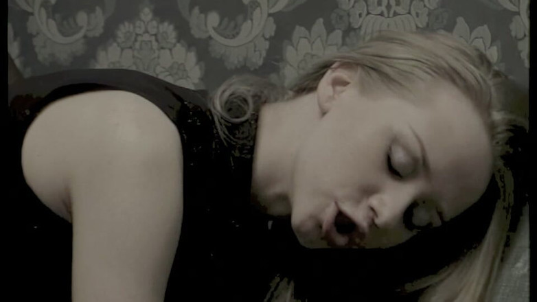 pornitaliangraffiti: Tahle sofistikovaná panenka chce jen černý penis