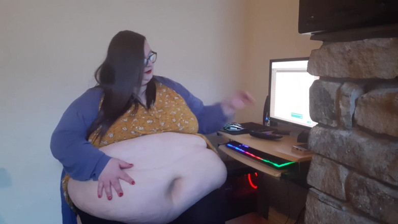 SSBBWLadyBrads: SSBBW sekretářka ponížená v práci šéfem - fantazie