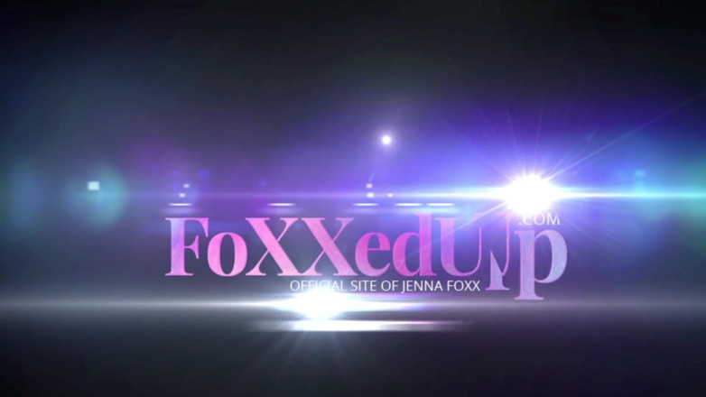 Jenna Foxx: Покірна мамка Дженна Фокс любить догодити пизді та ногам!!
