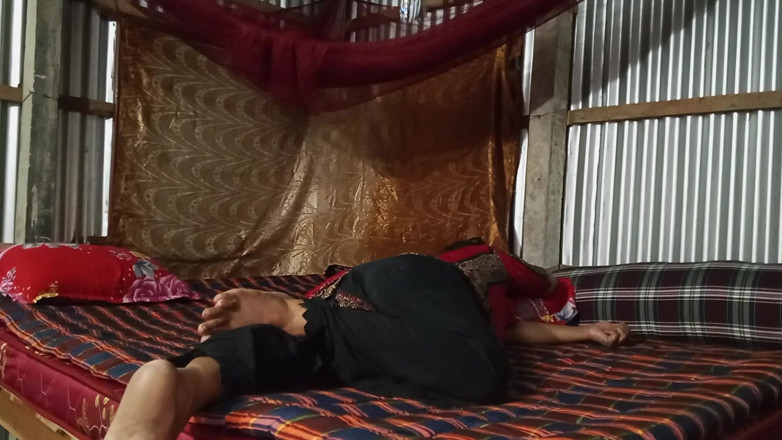 SAFI TV: Desi Bangla Aunty with First-time