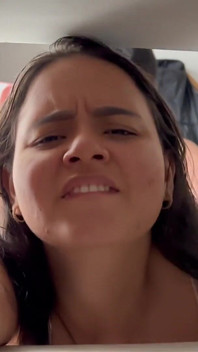 Una latina arrapata voleva un po' di calore dal mio cazzo
