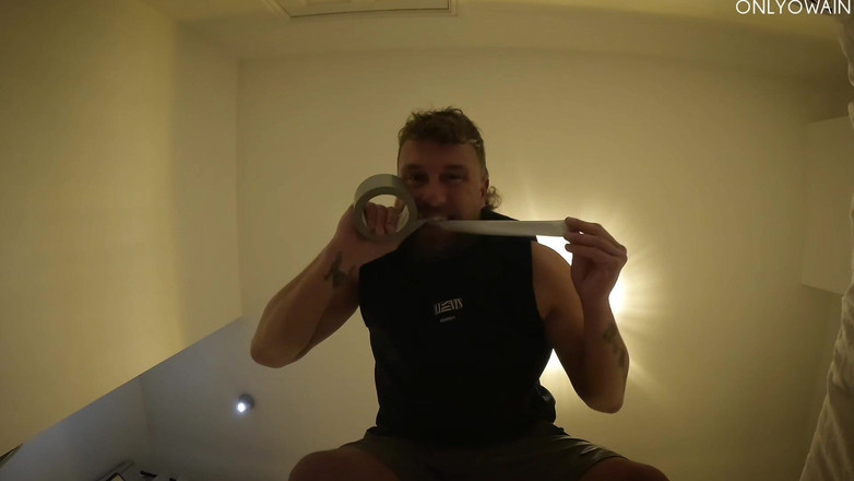 Onlyowain: Footworship scotché et attaché