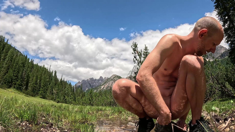 CumPearls: Cumshot Outdoors