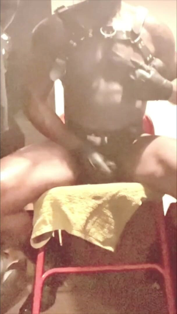 Brodyjayrichardson: Culturista ofrece exhibición de masaje de próstata hasta el orgasmo