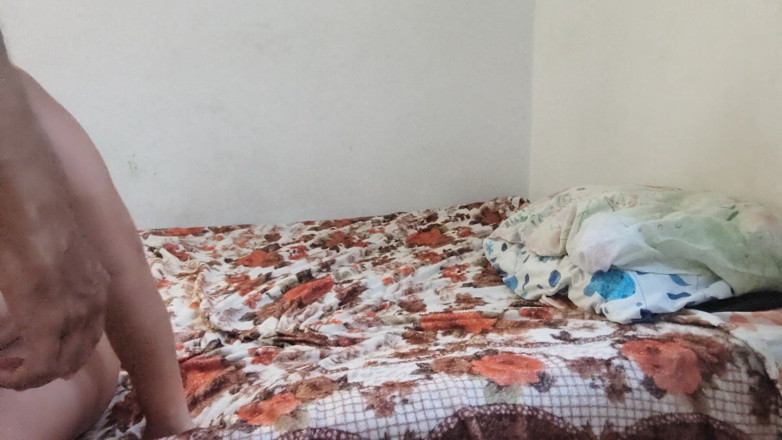 Bondage homemade mature: Istri nakal ini lagi asik nyepong istrinya