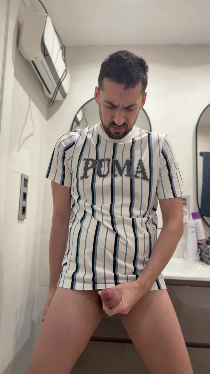 Liam Harding: Hot Stepdaddy Wanking off in Public Bathroom