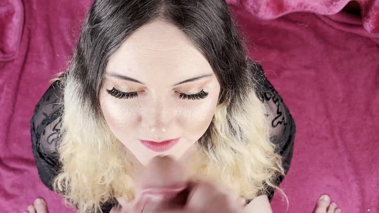 MissFFW: Il ragazzo da scopare si masturba il cazzo e viene...