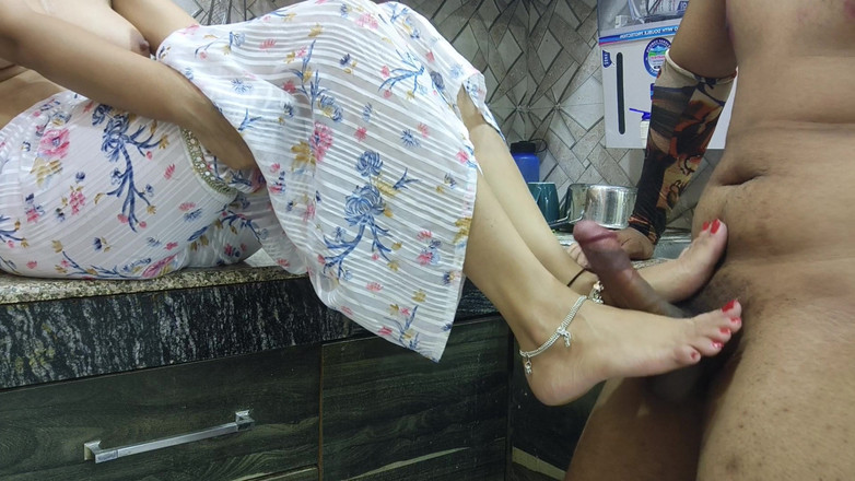 Hornycouple149: 부엌에서 인도 Jija Sali 섹스 로맨스 더러운 힌디어 대화 하드코어 섹스