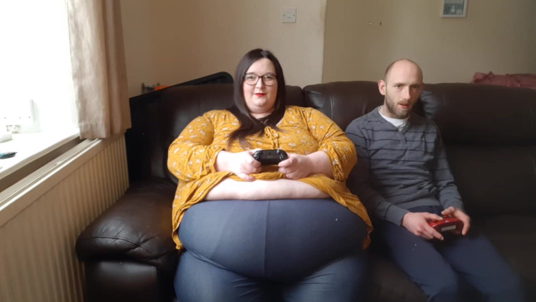 SSBBWLadyBrads: SSBBW chơi game với chơi bụng