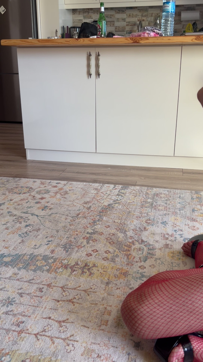 cd_aysemmm: 継母の濡れて毛のないアソコ