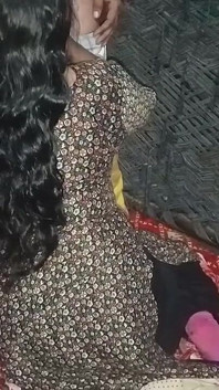 Cuando no había nadie en casa, me follé a mi hermanastra romántica