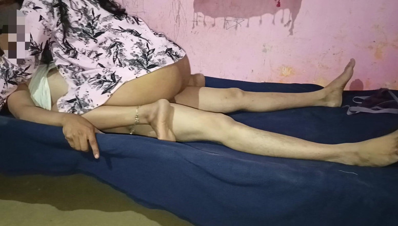 Kavita69: Bini bhabhi India melancap suaminya dan memberi keseronokan kepadanya