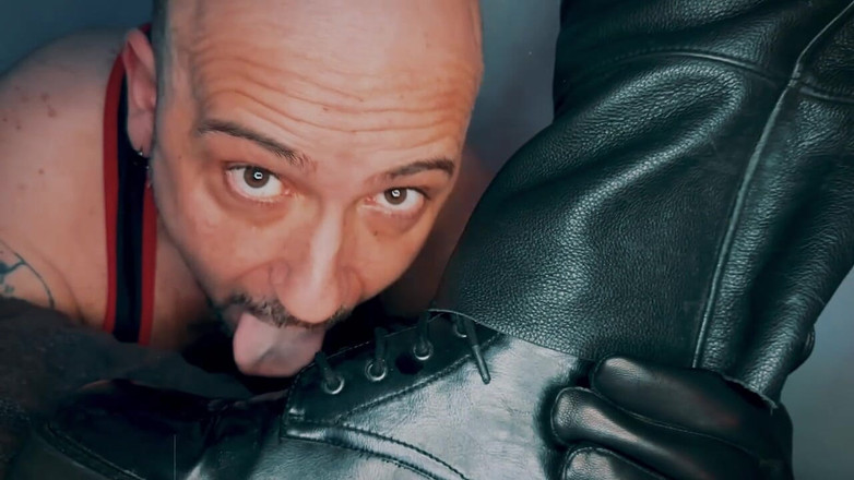 BTrucker77: Btrucker77 hraní s robertkem a kůží