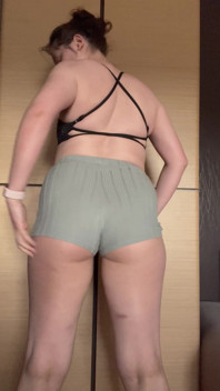 Ich mag meine kurzen shorts auf meinem sexy arsch