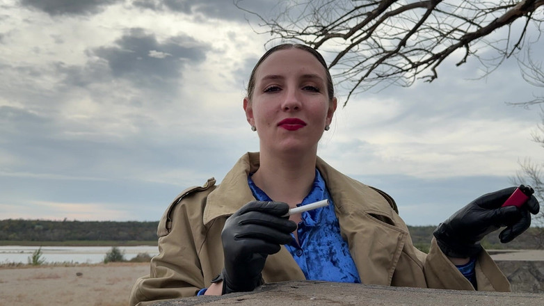 Hottie goddess: धूम्रपान थूक प्रलोभन