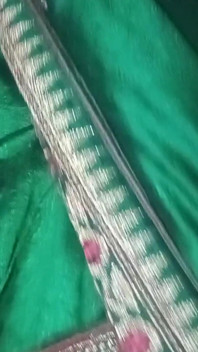 bhaartiy ge krosadresar gaurisisi ne hari saari pahni xxx aur mahsoos kar rahi hai seksi.