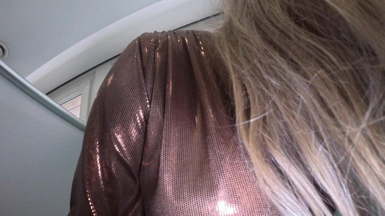 Beverly peach: Moje najgorętsze sikanie w publicznej toalecie!