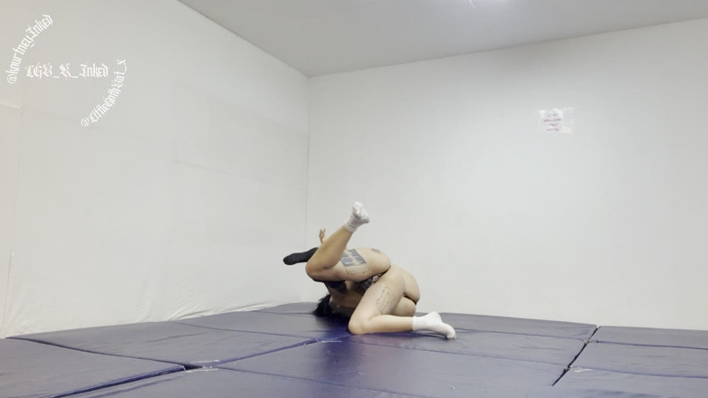 She Wrestle: Lesbian Girlfriend Wrestling