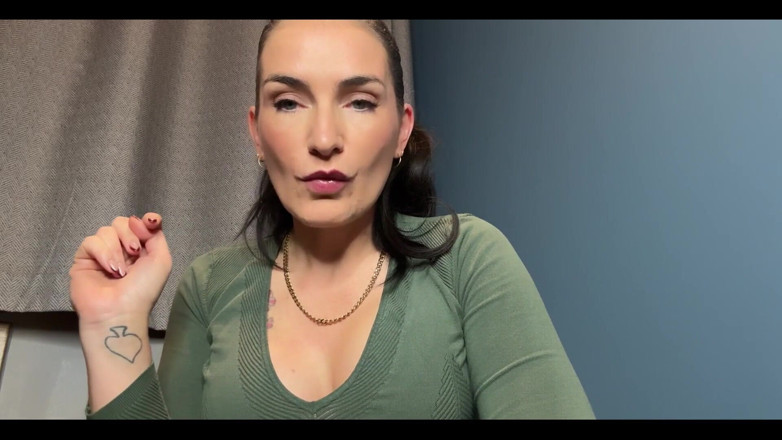 Adreena Winters: Küçük yarak vergisi!