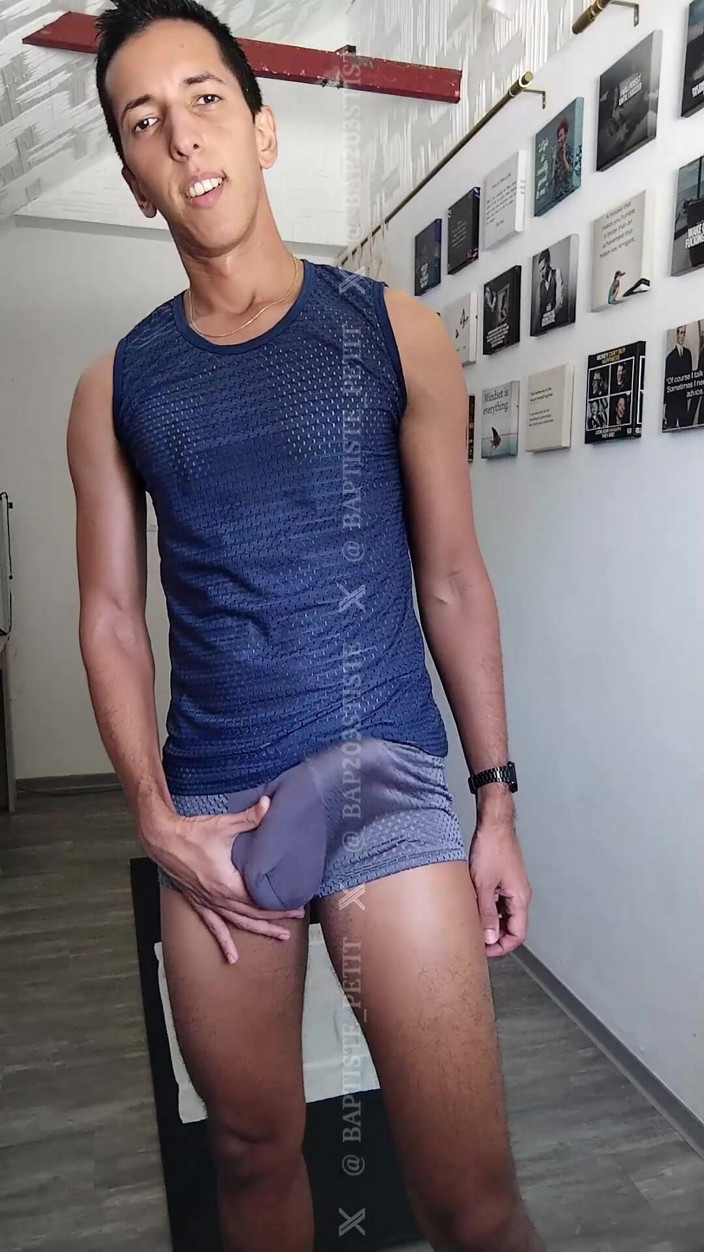 baptiste_petit: У спортзалі...