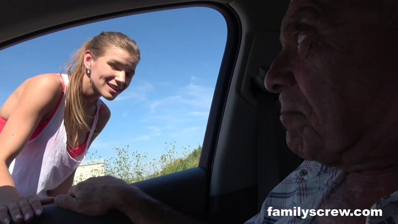 Family Screw: Chica de la calle follando con hijo por chupando familia