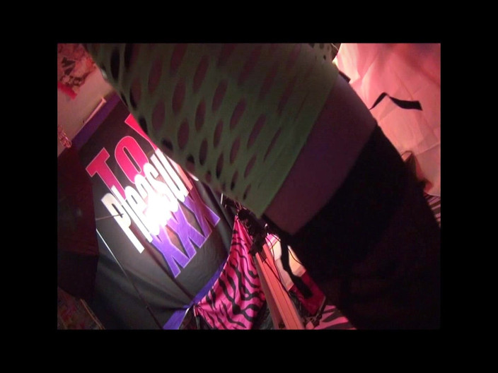 Toy Pleasure: Gel küçük götümü gör