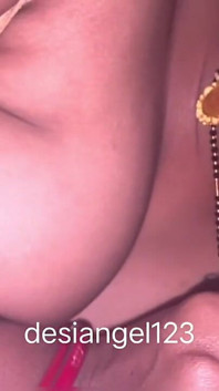 Desi bhabhi gibt orales vergnügen, schwanzlutschen
